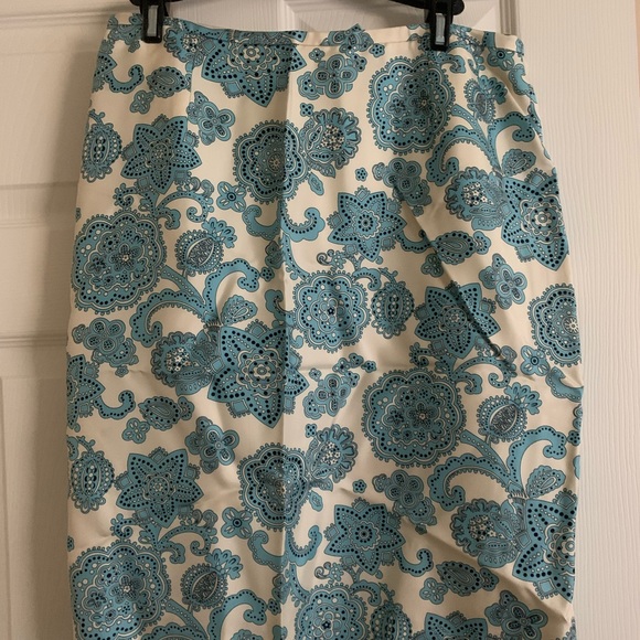 Lot of 3 Ann Taylor and Talbots skirts - Picture 1 of 12
